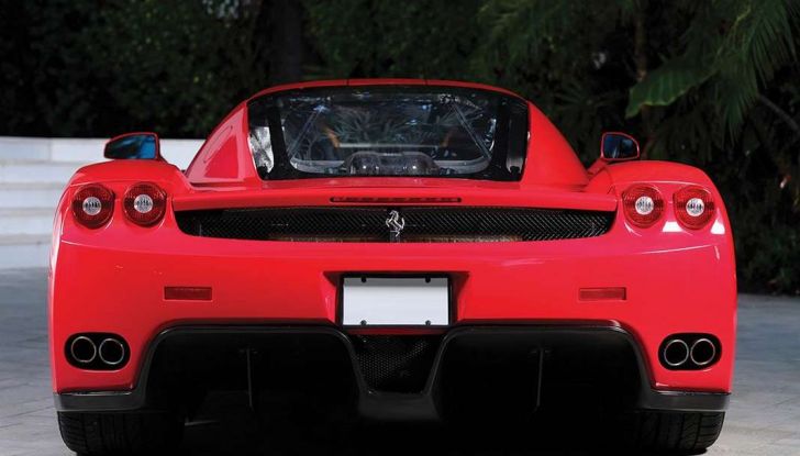 la ferrari enzo di tommy hilfiger finisce all'asta posteriore