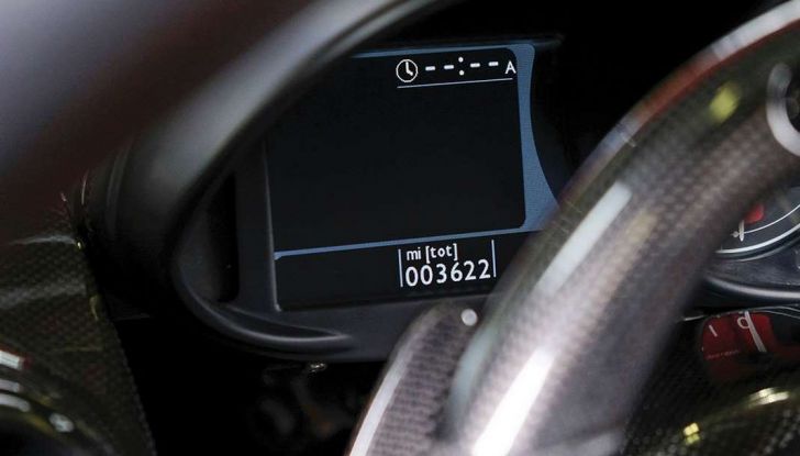 la ferrari enzo di tommy hilfiger finisce all'asta 23