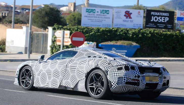 McLaren P14, nuove immagini spia in attesa del debutto (1)