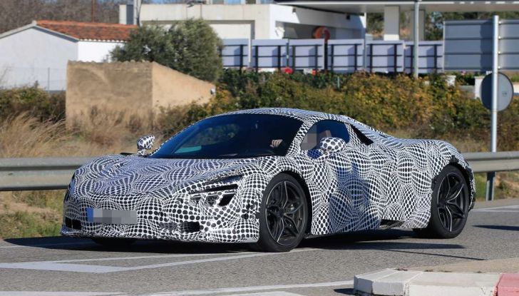 McLaren P14, nuove immagini spia in attesa del debutto (6)