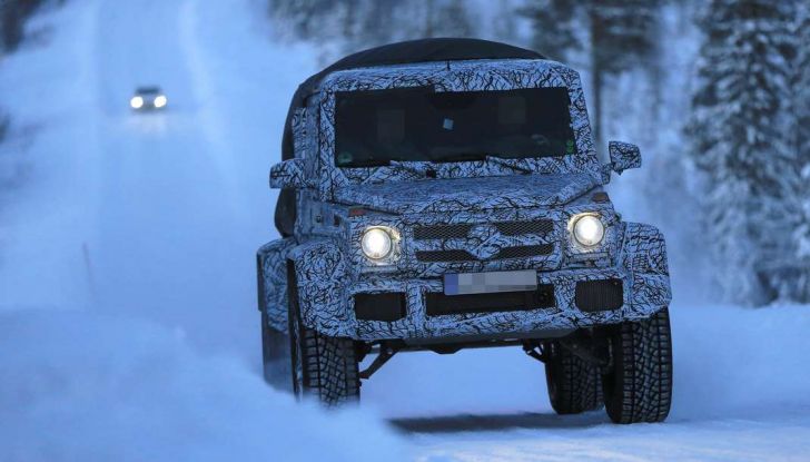 Mercedes Classe G500 4×4 Pickup prime immagini spia del prototipo - Foto 3 di 30
