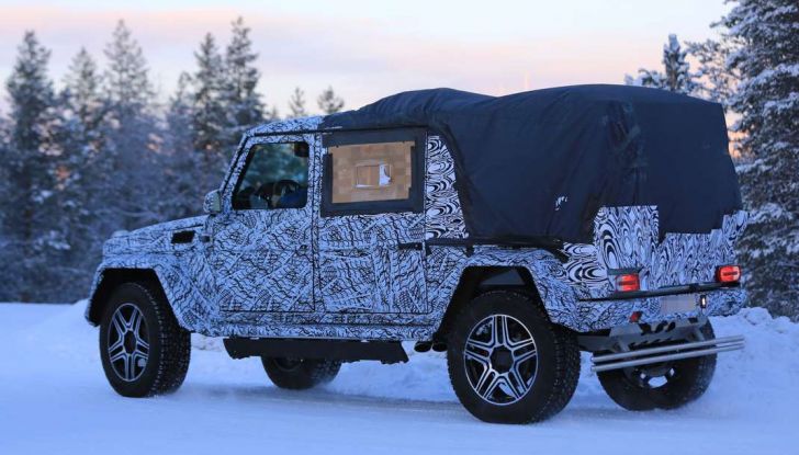 Mercedes Classe G500 4×4 Pickup prime immagini spia del prototipo - Foto 21 di 30