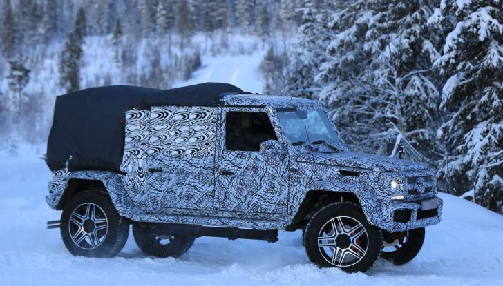 Mercedes Classe G500 4×4 Pickup prime immagini spia del prototipo - Foto 27 di 30