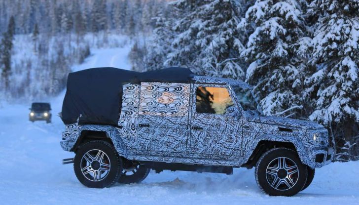 Mercedes Classe G500 4×4 Pickup prime immagini spia del prototipo - Foto 28 di 30