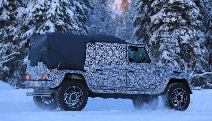 Mercedes Classe G500 4×4 Pickup prime immagini spia del prototipo - Foto 29 di 30