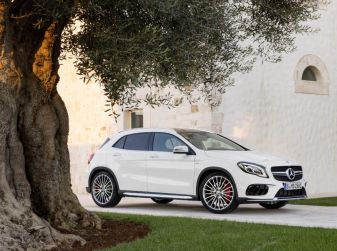 Mercedes GLA: motorizzazioni, allestimenti e dispositivi di sicurezza