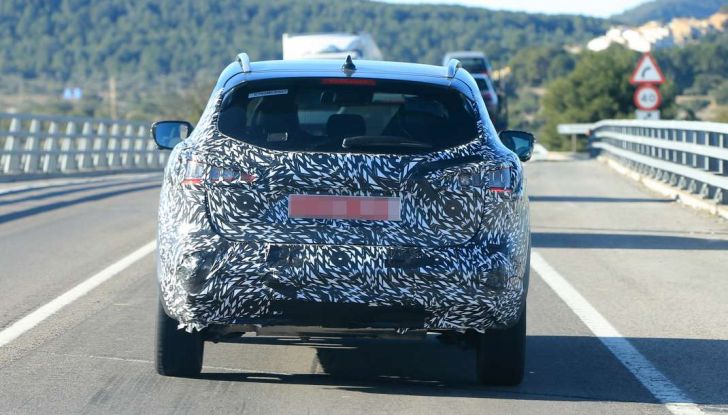 Nuova Nissan Qashqai Facelift, prime foto spia dei test dinamici - Foto 3 di 11