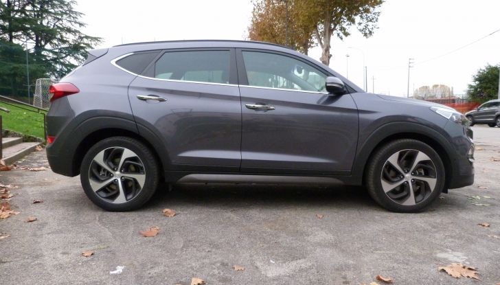 Hyundai Tucson 2.0 CRDi da 185CV laterale