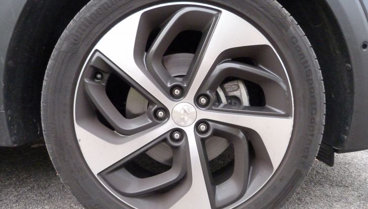 Hyundai Tucson 2.0 CRDi da 185CV ruota