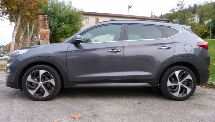 Hyundai Tucson 2.0 CRDi da 185CV laterale