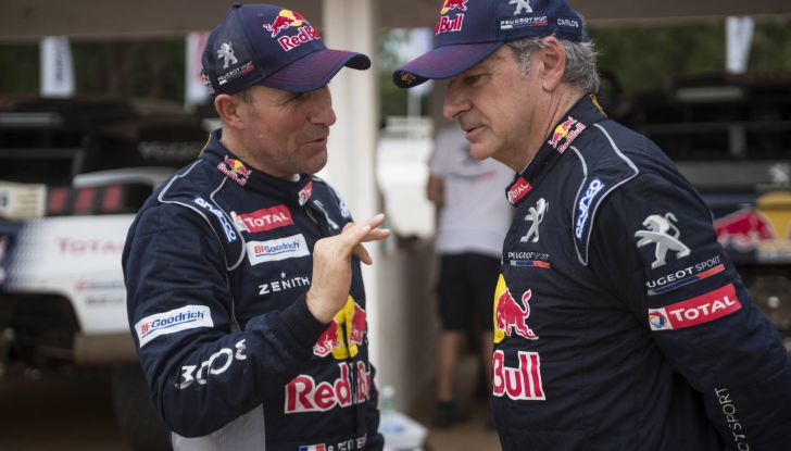 Quattro PEUGEOT 3008DKR pronte per la partenza della DAKAR 2017 - Foto 4 di 5