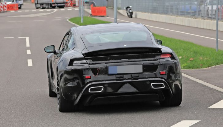 Porsche Mission E: l’elettrica pura su base Panamera - Foto 16 di 29