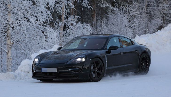 Porsche Mission E: l’elettrica pura su base Panamera - Foto 4 di 29