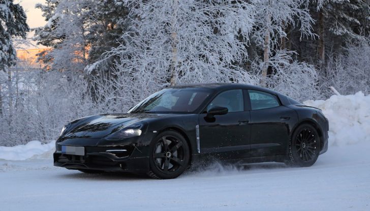 Porsche Mission E: l’elettrica pura su base Panamera - Foto 5 di 29