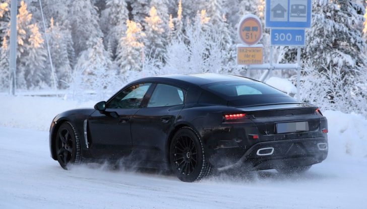 Porsche Mission E: l’elettrica pura su base Panamera - Foto 2 di 29