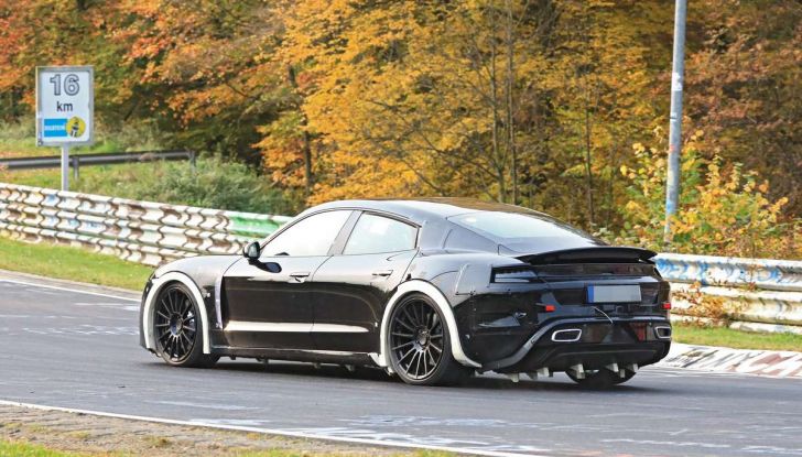 Porsche Mission E: l’elettrica pura su base Panamera - Foto 18 di 29