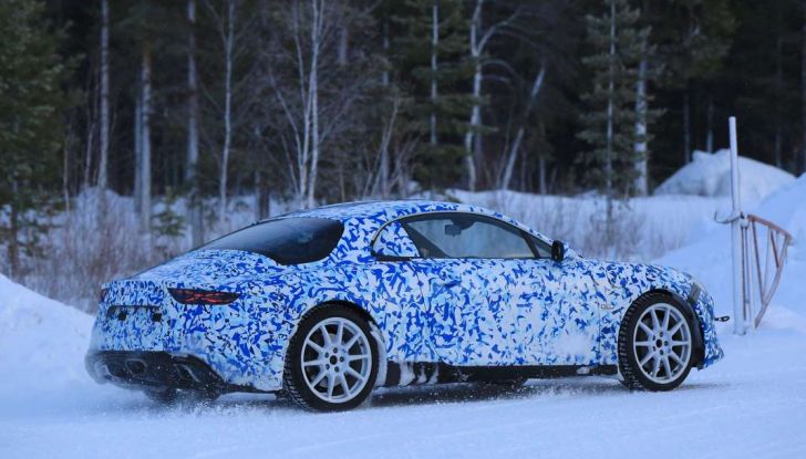 Renault Alpine, le foto spia dei prototipi impegnati nei test invernali - Foto 10 di 11