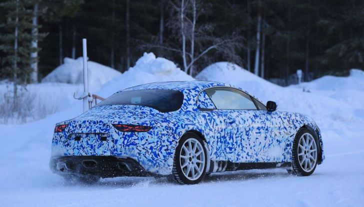 Renault Alpine, le foto spia dei prototipi impegnati nei test invernali - Foto 11 di 11
