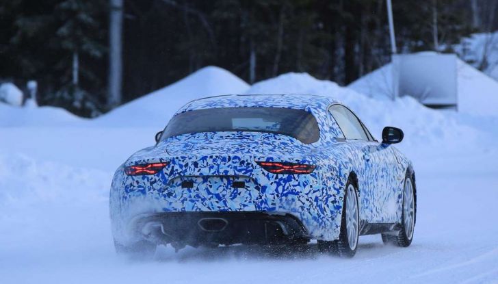 Renault Alpine, le foto spia dei prototipi impegnati nei test invernali - Foto 5 di 11