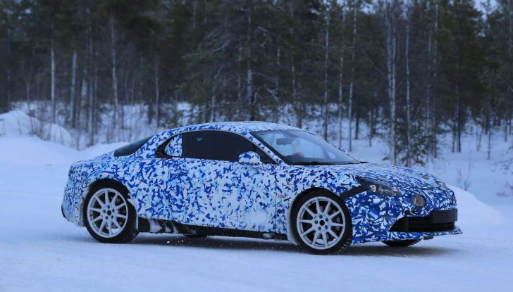 Renault Alpine, le foto spia dei prototipi impegnati nei test invernali - Foto 1 di 11