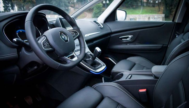 Renault Scenic 1.5 dCi 110 CV, prova su strada e impressioni di guida - Foto 27 di 30