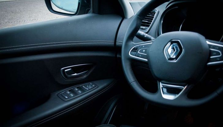 Renault Scenic 1.5 dCi 110 CV, prova su strada e impressioni di guida - Foto 18 di 30
