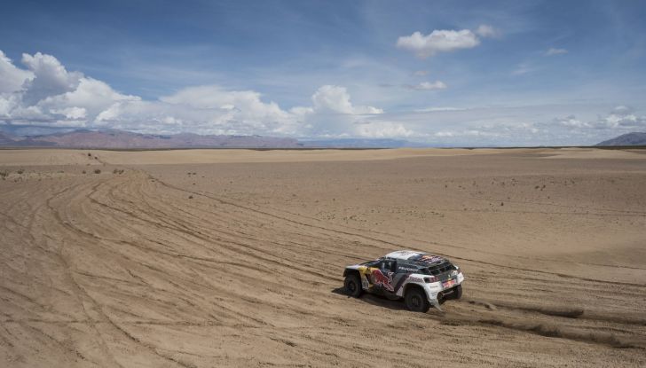 La Peugeot 3008DKR vittoriosa in una quarta tappa complicata - Foto 4 di 5