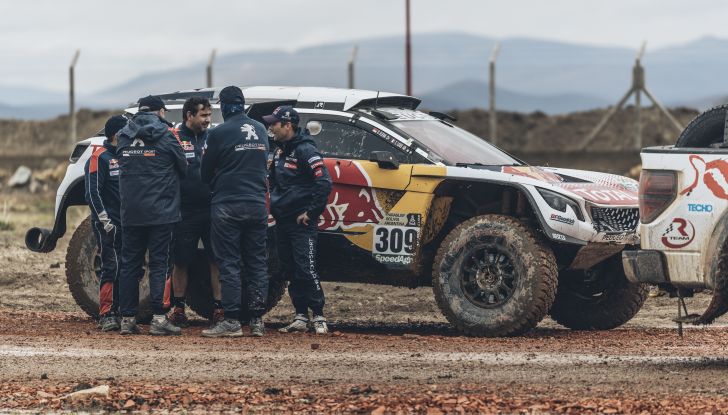 Giornata di riposo per le tre Peugeot 3008DKR in testa alla Dakar 2017 - Foto 4 di 4