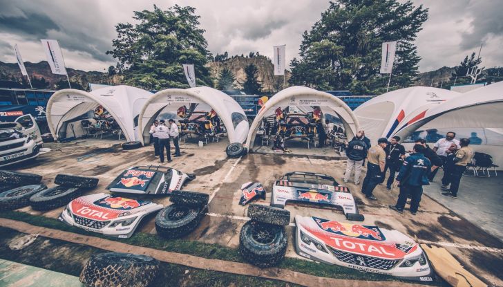 Le Peugeot 3008DKR saldamente in testa alla tappa Marathon - Foto 6 di 6