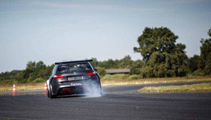 Consegnata la prima Peugeot 308 Racing Cup - Foto 9 di 12