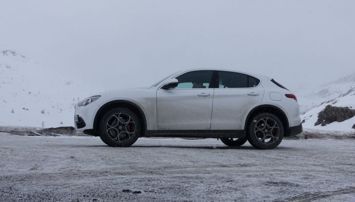 Prova su strada: Stelvio, il primo SUV nella storia Alfa Romeo - Foto 25 di 41