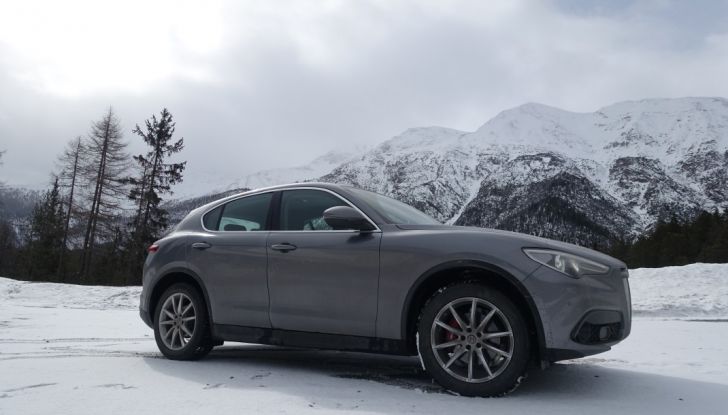 Prova su strada: Stelvio, il primo SUV nella storia Alfa Romeo - Foto 6 di 41