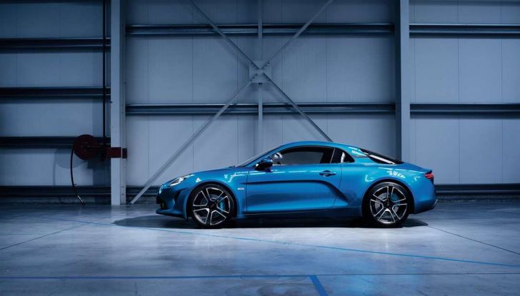 Alpine A110 premiata come Auto più Bella dell’anno a Parigi - Foto 2 di 3