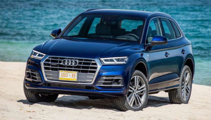 Audi Q5 ufficiali dinamiche 2017, sulla spiaggia.