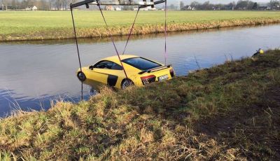 Audi R8 V10 Plus finisce in un fiume in Olanda