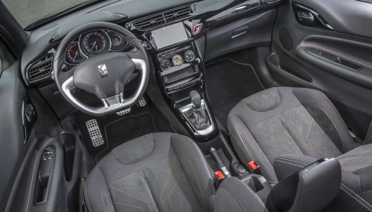 DS Performance Line, interno dall'alto.