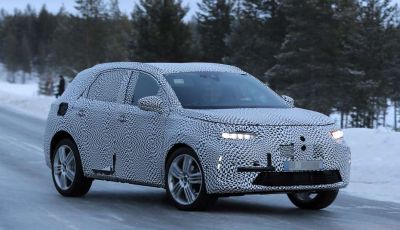 DS7, prime immagini spia del nuovo SUV francese