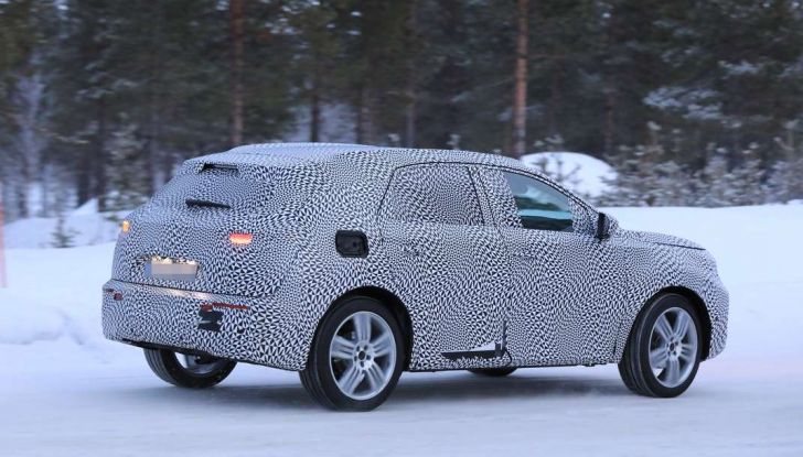 DS7 nuovo Suv foto spia