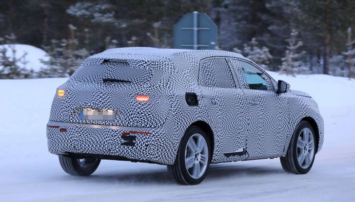 DS7 nuovo Suv immagini spia