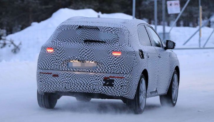 DS7, prime foto spia del nuovo SUV francese