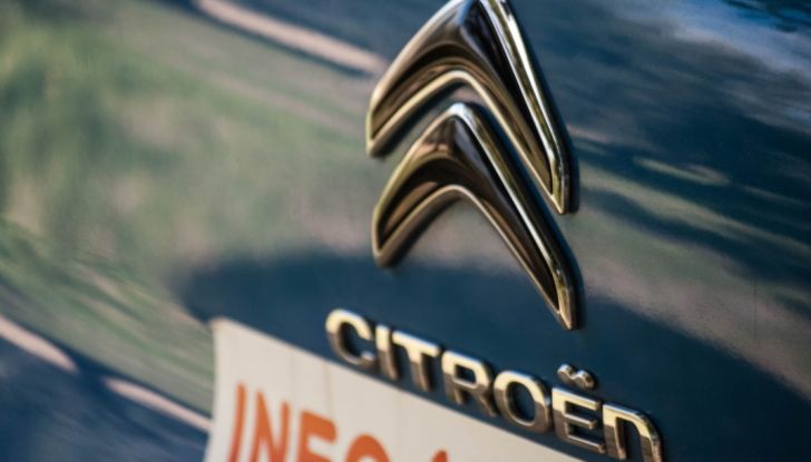 citroen C3 2017 prova su strada logo