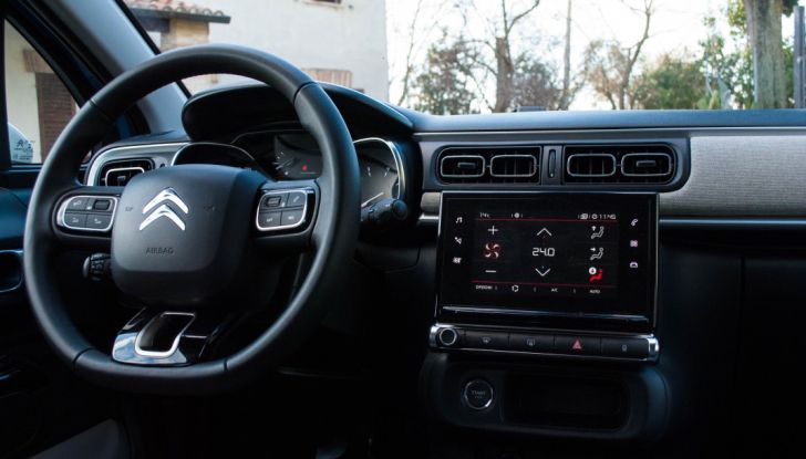 citroen C3 2017 prova su strada postazione di guida