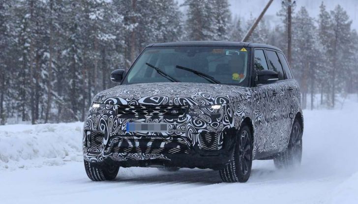 Land Rover Range Rover MY2018 immagini spia del futuro SUV britannico - Foto 12 di 12