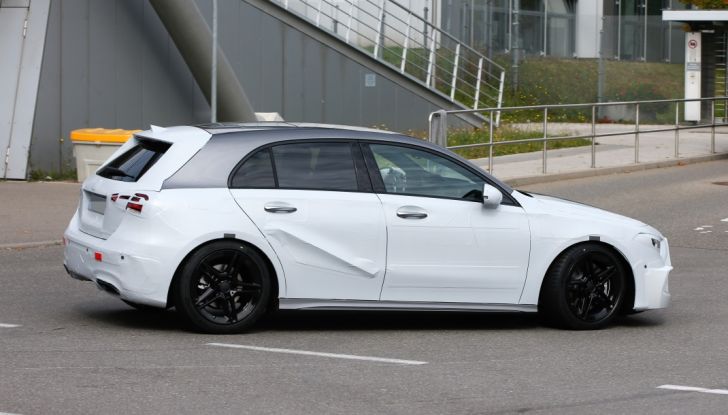 Mercedes-Benz Classe A 2018: design tutto nuovo, infotainment aggiornato - Foto 23 di 33