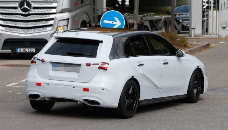 Mercedes-Benz Classe A 2018: design tutto nuovo, infotainment aggiornato - Foto 18 di 33