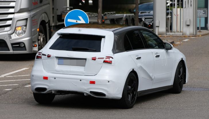 Mercedes-Benz Classe A 2018: design tutto nuovo, infotainment aggiornato - Foto 15 di 33