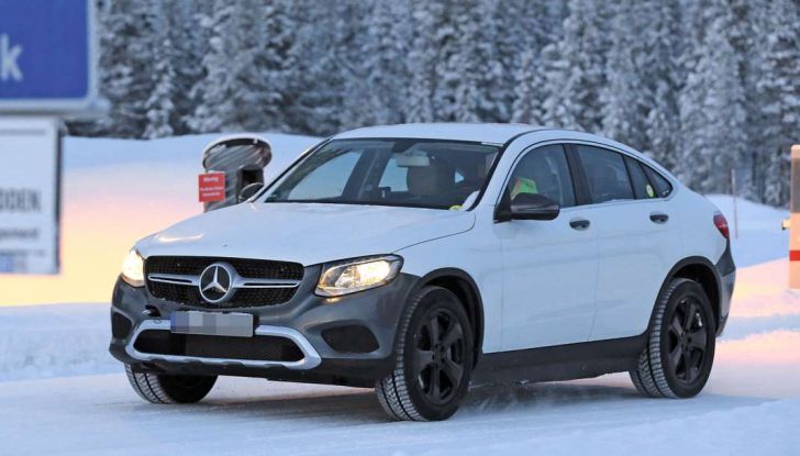 Mercedes-Benz, prime immagini spia del nuovo modello 100% elettrico (20)