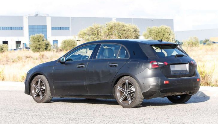 Mercedes-Benz Classe A 2018: design tutto nuovo, infotainment aggiornato - Foto 4 di 33