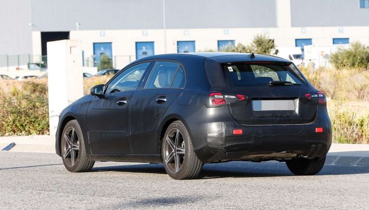 Mercedes-Benz Classe A 2018: design tutto nuovo, infotainment aggiornato - Foto 12 di 33