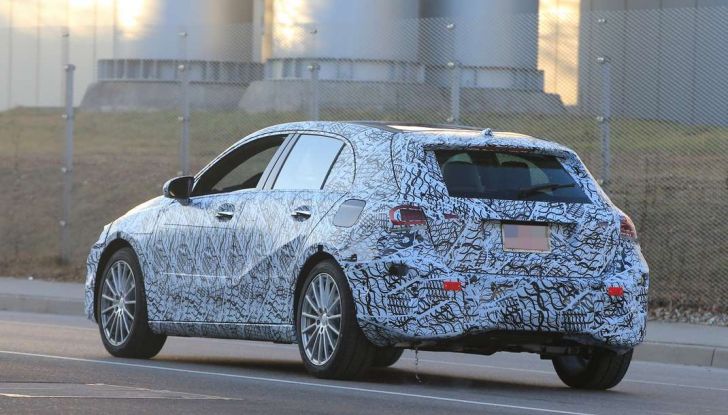 Mercedes Classe A nuove foto spia 2017,laterale posteriore.